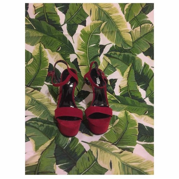 CHARLOTTE RUSSE - Picture 2 of 3